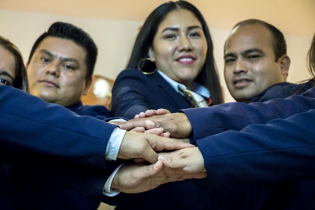 Consultores analizando datos